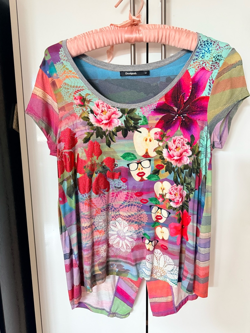Desigual Multicolor Floral & Graphic Scoop Neck Tee in Pink, Green, Blue, Size M